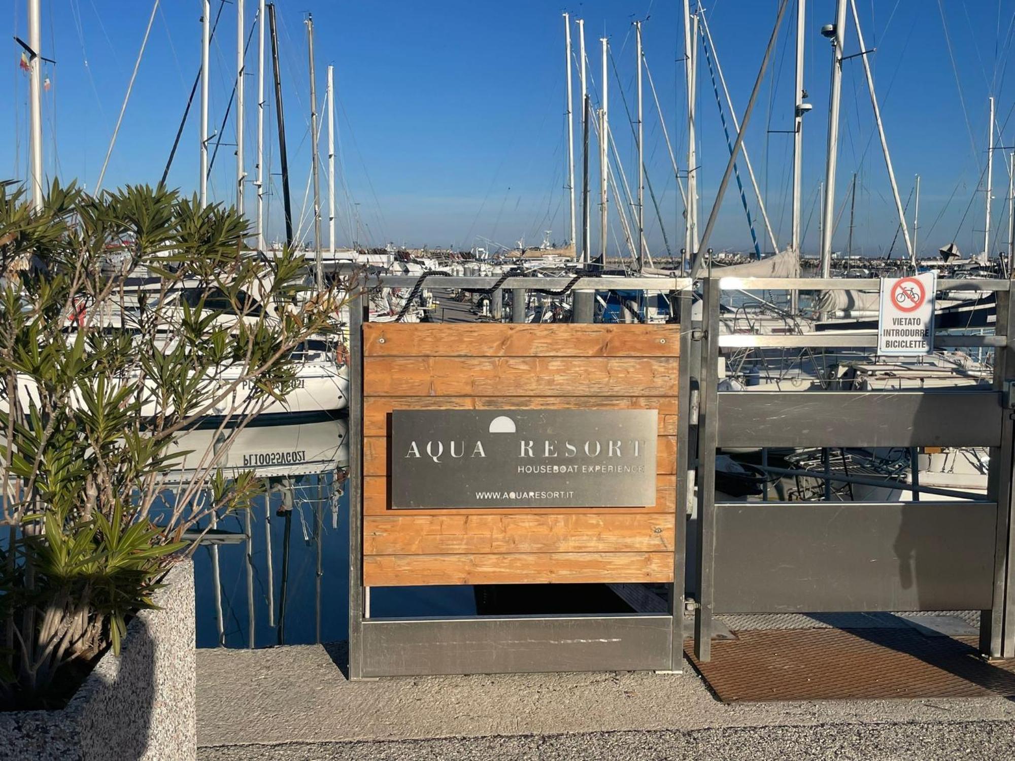 Aqua Resort Giulianova - Houseboat Experience Экстерьер фото